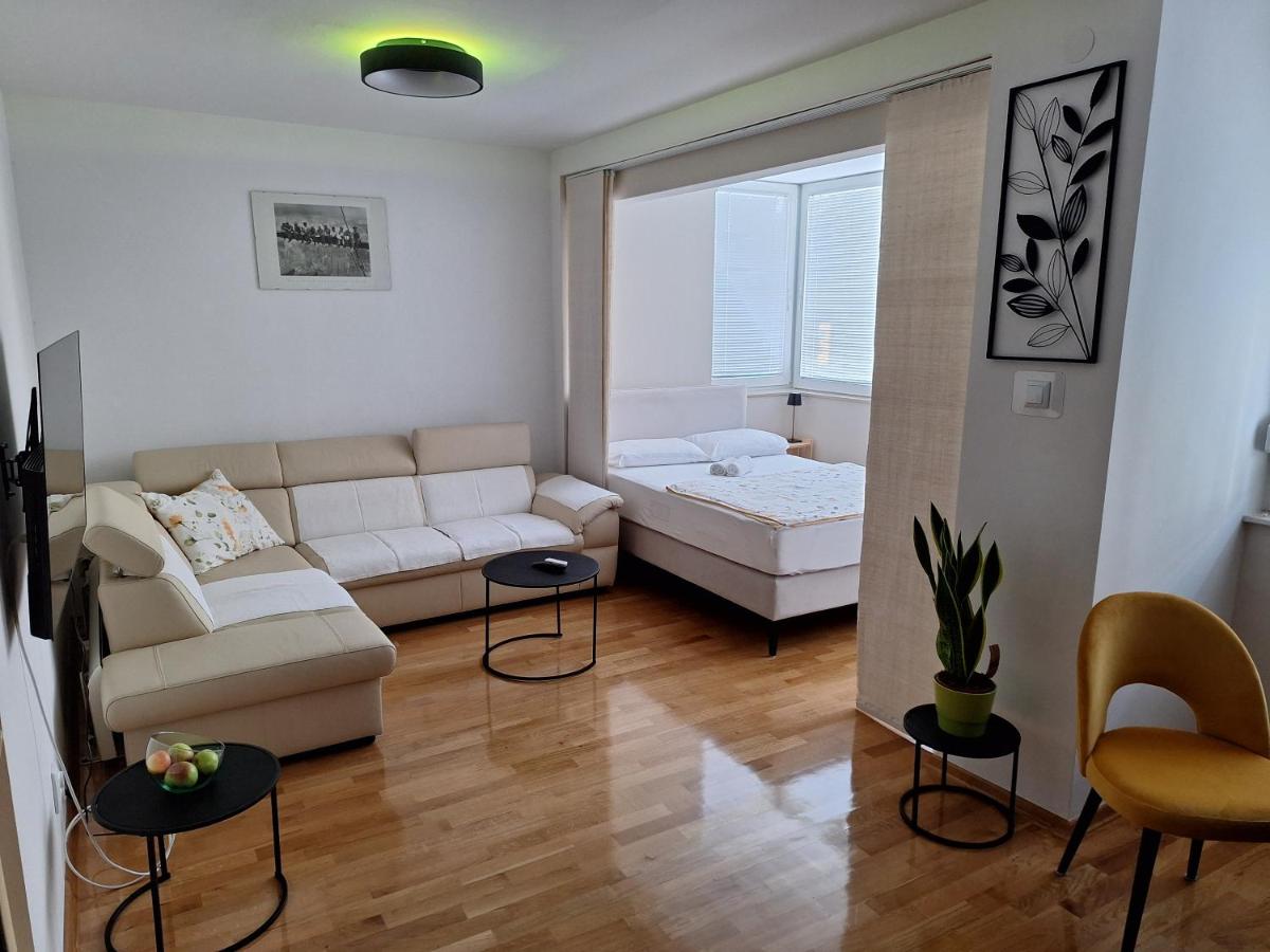 STUDIO APARTMAN MARKo C self-check in - Bed and Breakfast