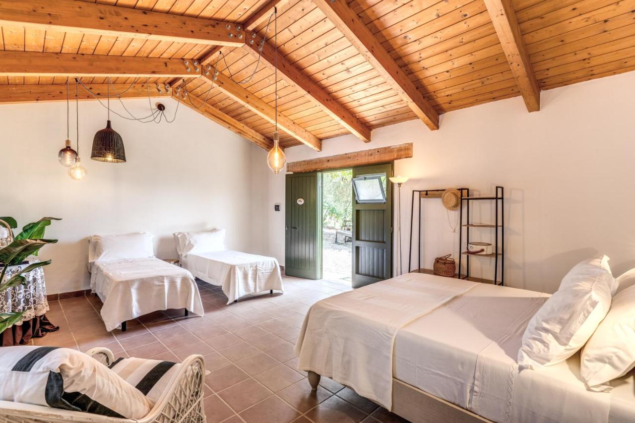 Habitación Familiar con vistas al jardín