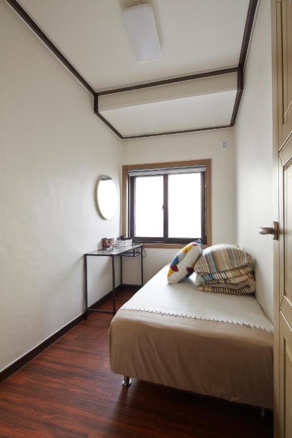 Single Room with Shared Bathroom B