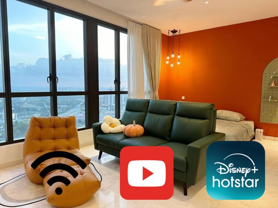 Red Sunset Studio Sky 88 JB Town Disney Hotstar - B&B