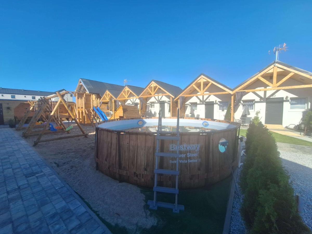 Domki U Joanny - Sarbinowo 900 m do morza - B&B