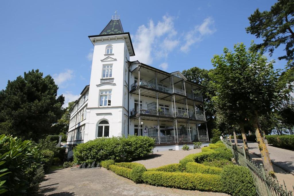 Ruhige FeWo direkt am Strand, Villa Stranddistel, Binz - B&B