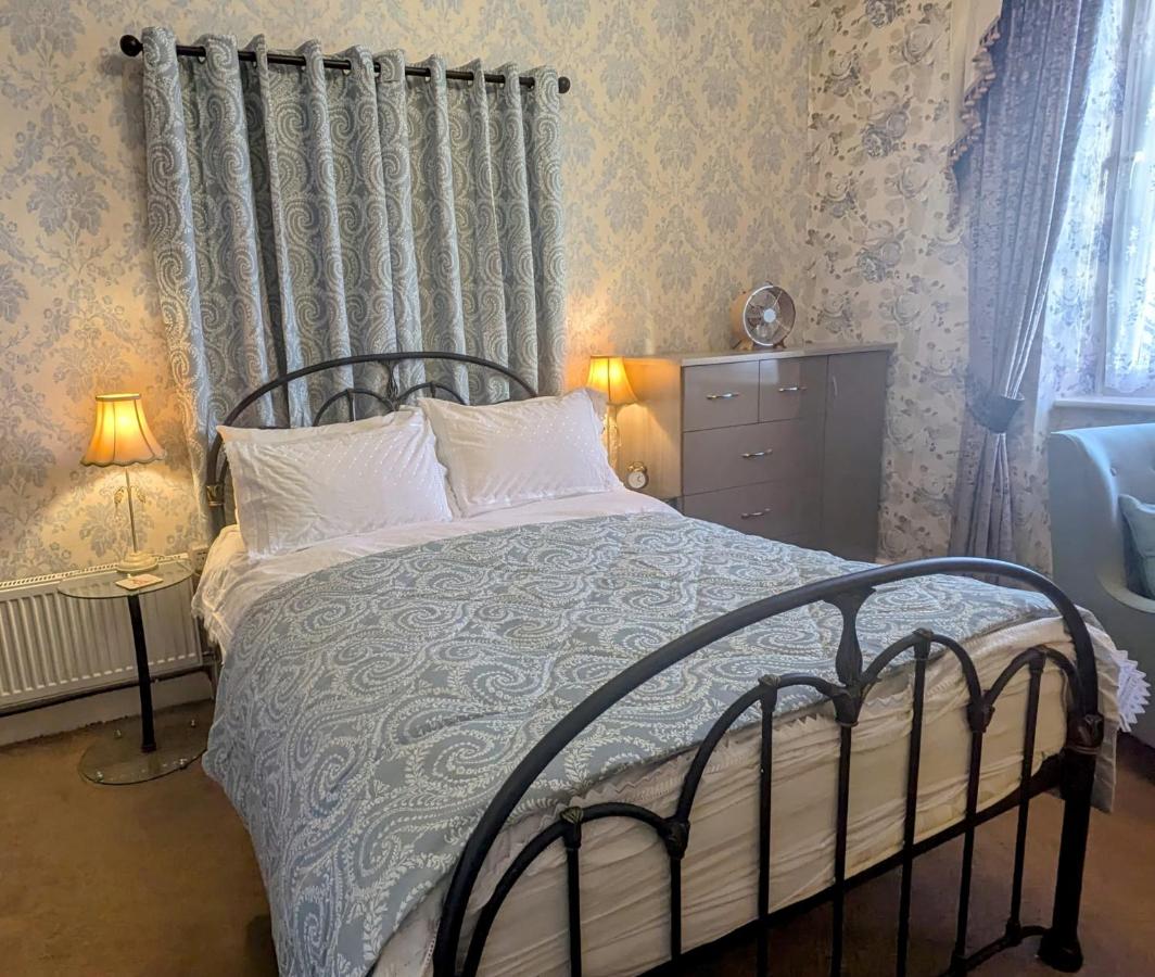 Deluxe Double Room with Shower