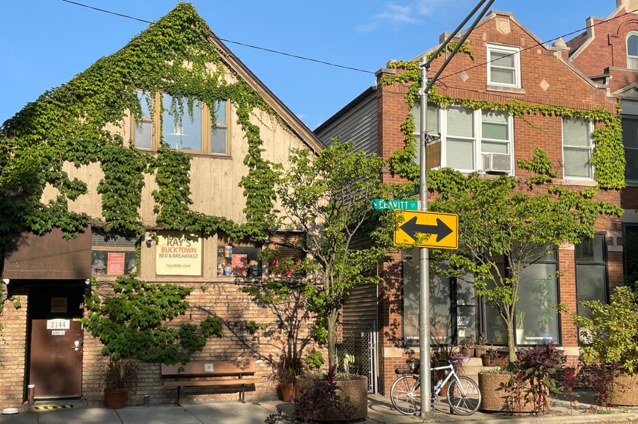 Ray's Bucktown Bed and Breakfast - Chambres d’hôtes