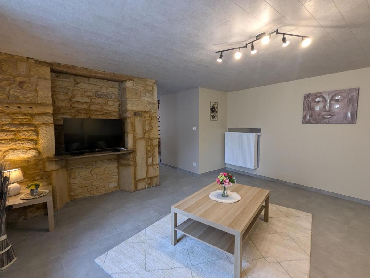 Campagne, confort moderne : Grand appartement rénové pour 8 pers. avec terrasse et jardin spacieux - FR-1-585-135 - B&B Han-lès-Juvigny