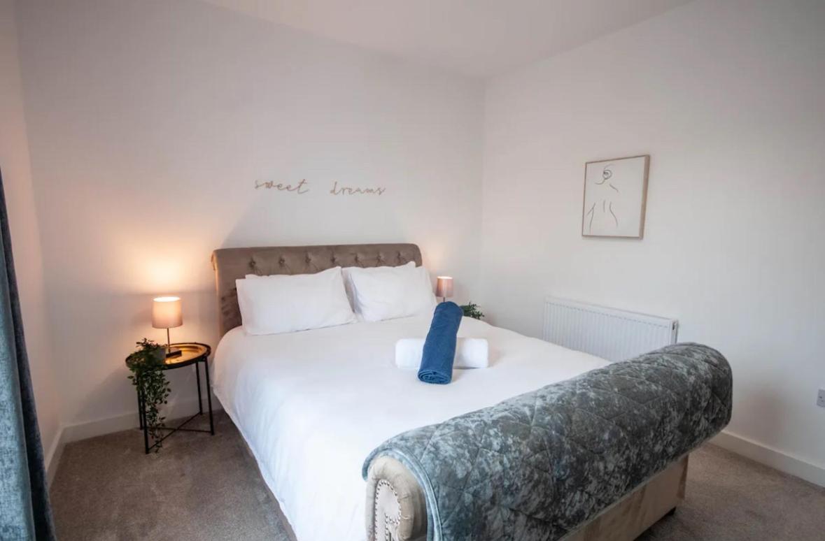 Stylish newly renovated home near Manchester City Centre - Bed and Breakfast