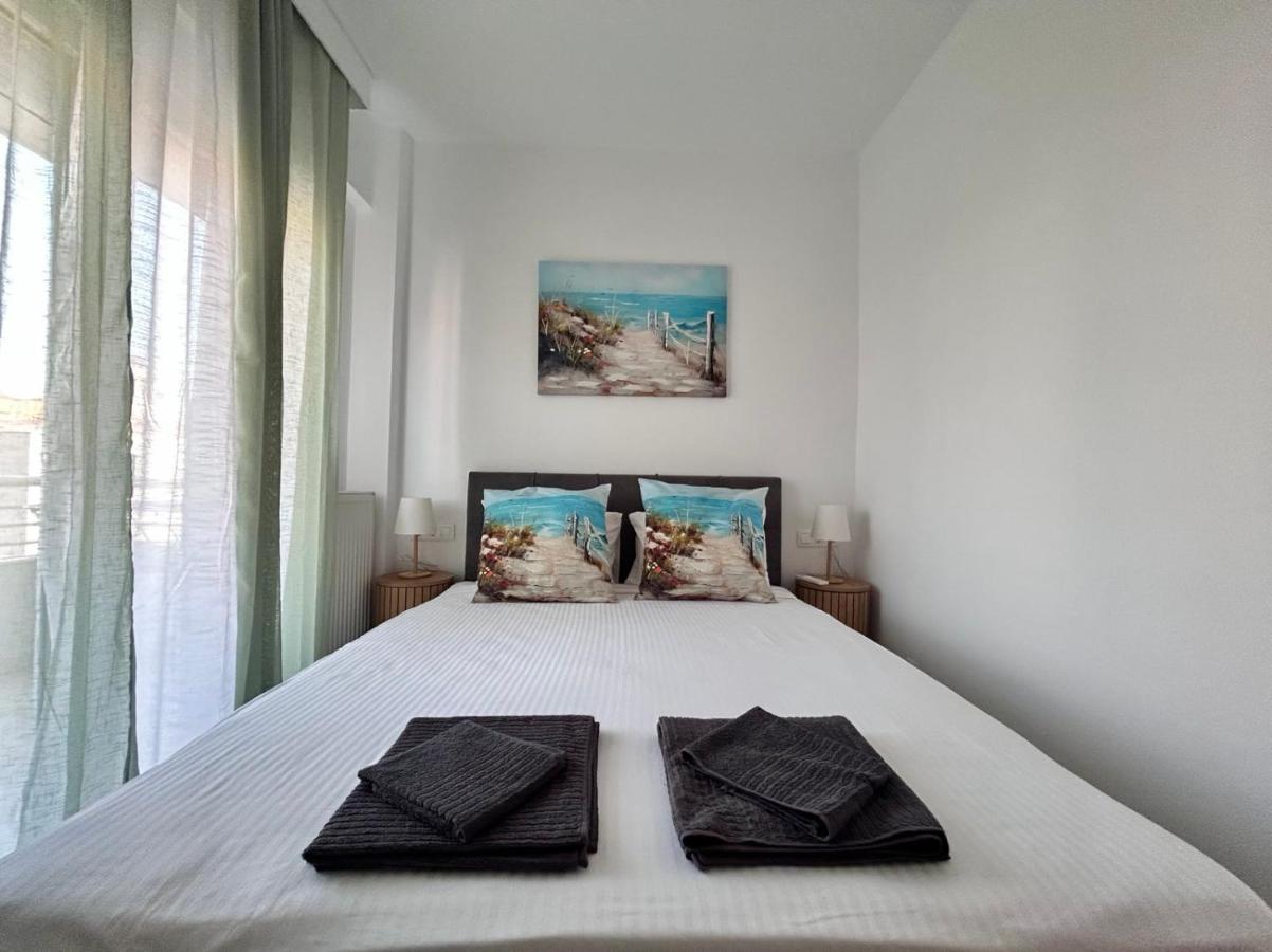 Sea Breeze V Apartment - B&B Peraía