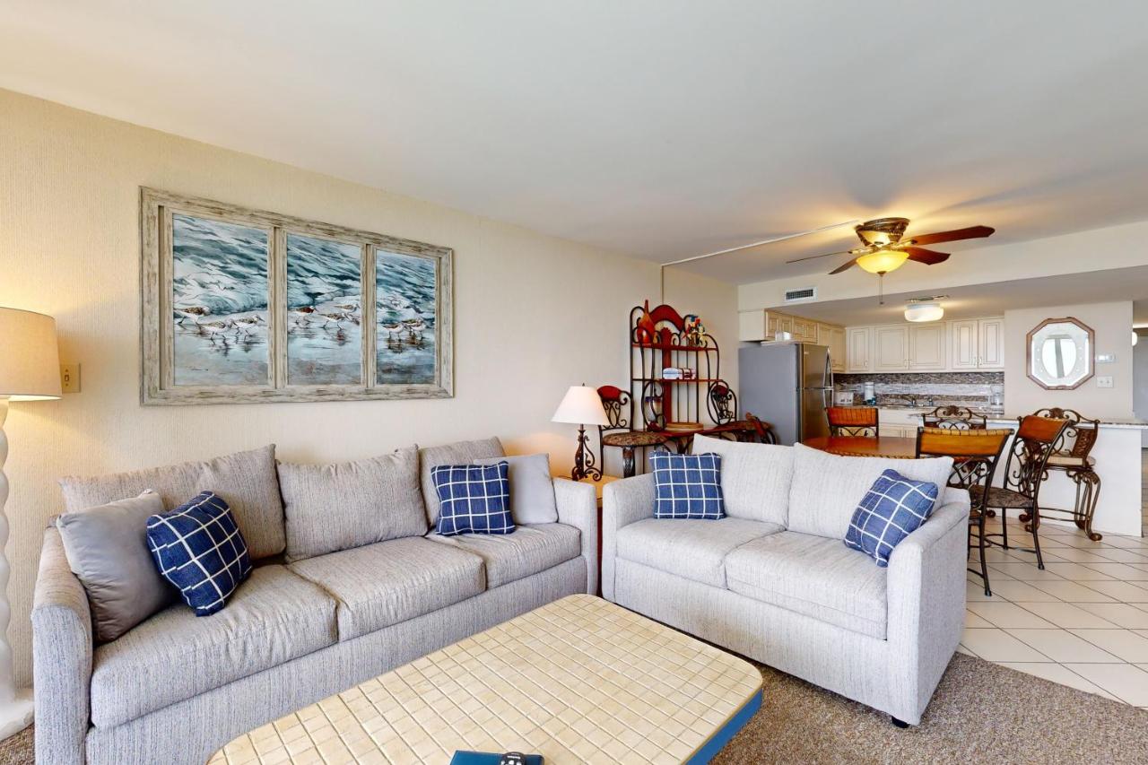Water's Edge Resort 1501 - B&B