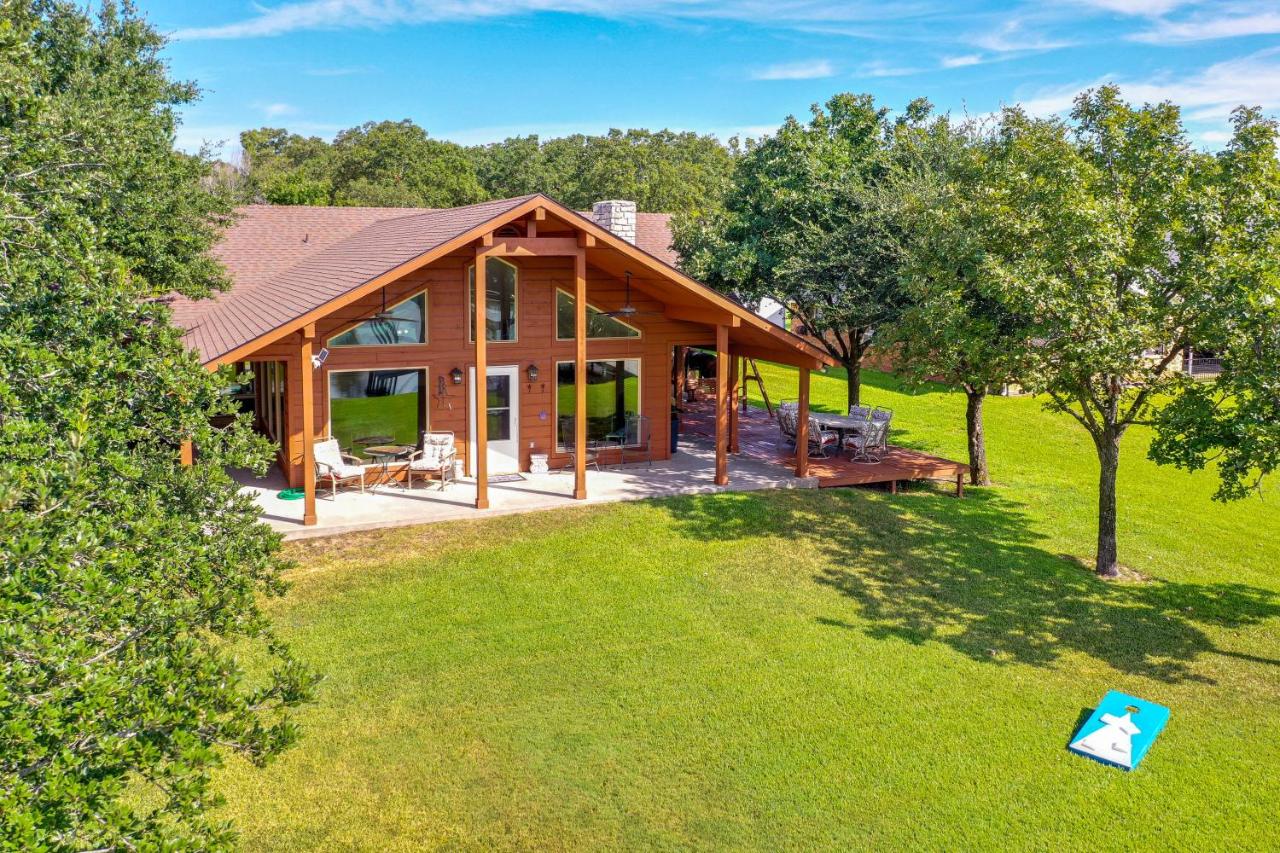 Rhodes Retreat with Dock on Cedar Creek Lake! - B&B Malakoff