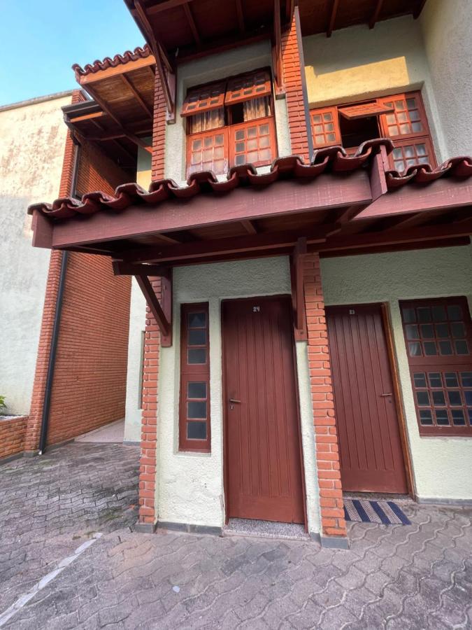 Pé na Areia na Praia das Toninhas - Villagio 24 Porto Feliz - B&B