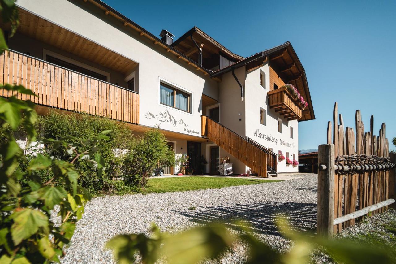 ALMRESIDENZ UNTERRAIN -1 km BY CAR DISTANCE SKI SLOPES KRONPLATZ - B&B