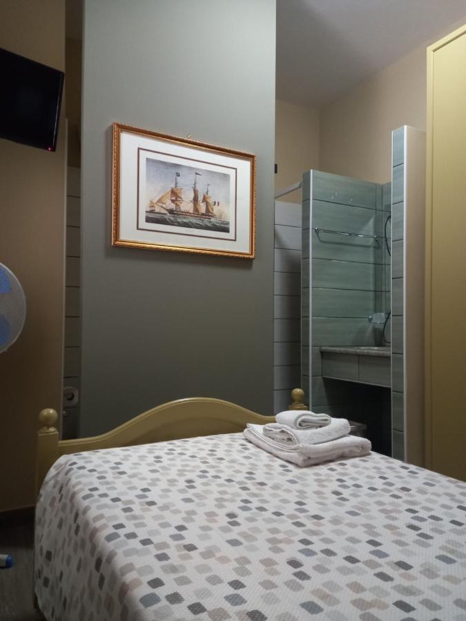 Camera Singola con Bagno Privato