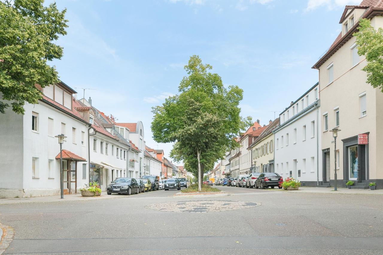 Stilvolle Wohnung mit Loggia im Stadtzentrum - Kingsize Bett - Smart TV - Netflix - 60qm - 24h Check-In - Bed and Breakfast