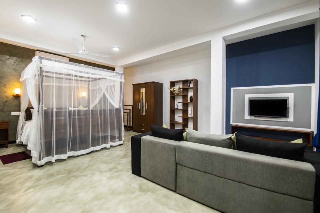 Deluxe Double Room with Balcony and Sea View