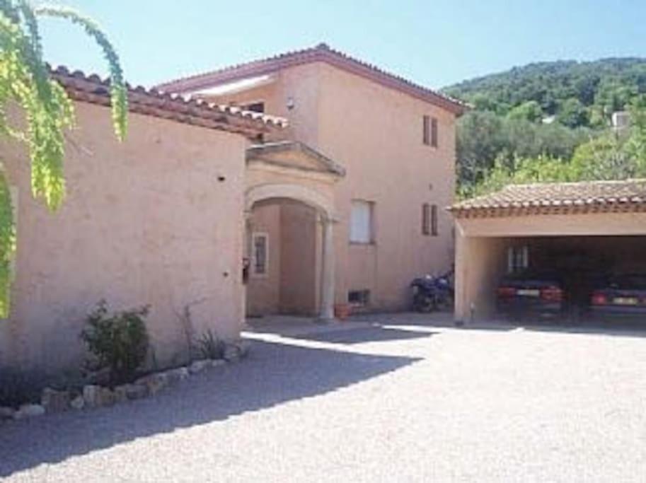 Spacious Villa Vallauris Cannes with AC throughout and large private pool - Bed and Breakfast Vallauris