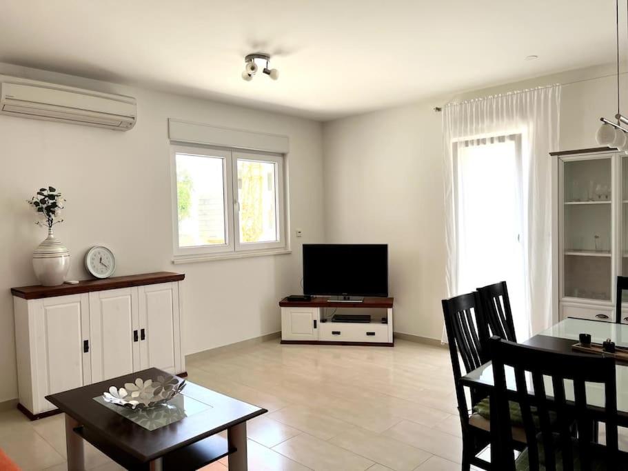 Oleander Apartment Podstrana, Split - Bed and Breakfast Podstrana