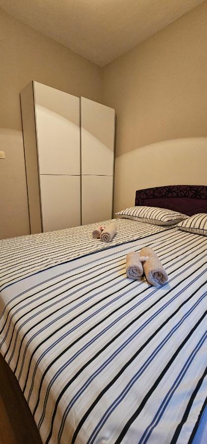 Appartamento con 2 Camere da Letto e Vista Lago