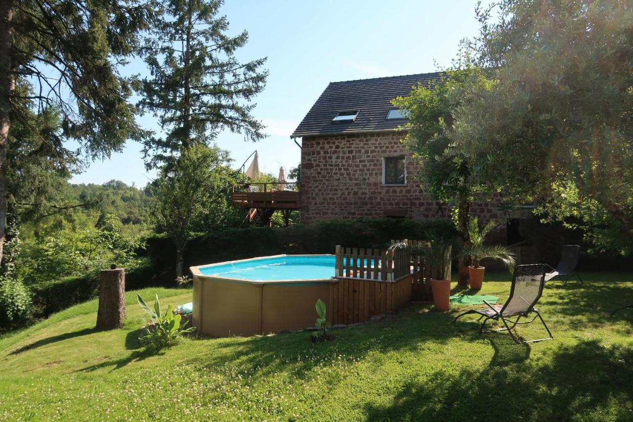 Grange La Rouge - gîte Corrèze - Bed and Breakfast Ayen