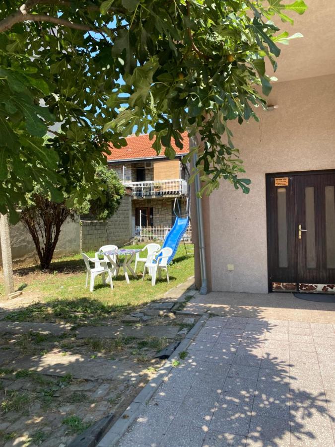 Apartmani Dora Leskovac - B&B