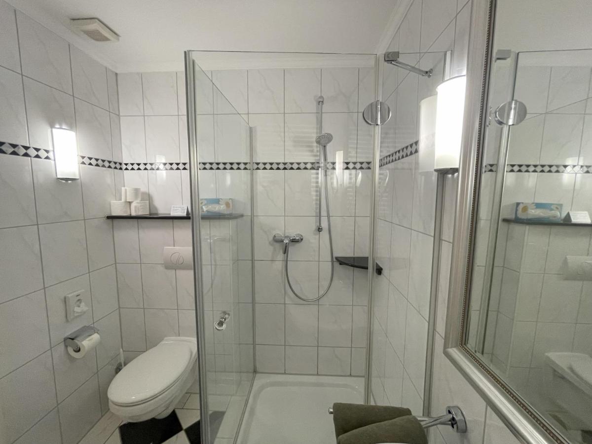 Kleines Doppelzimmer unterm Dach