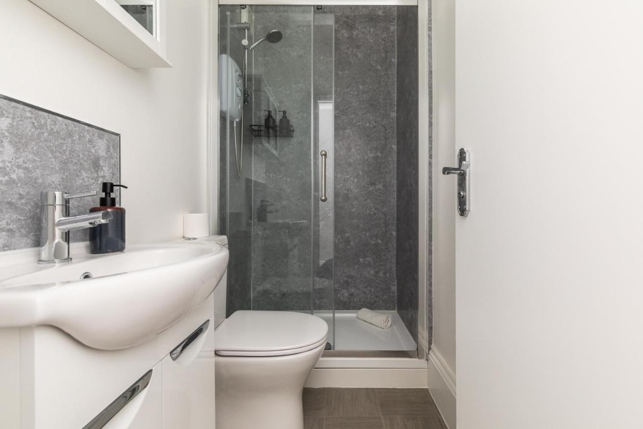 Dove Court Travel Lodge 3 - First Floor Ensuite - B&B