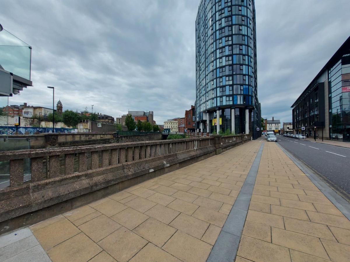 Spacious 2-bedroom apartment near Ponds Forge, Crucible Theatre and Sheffield Universities - B&B Sheffield