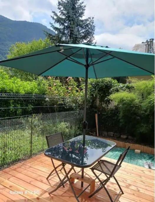 studio cabine avec véranda et terrasse - B&B Bagnères-de-Luchon