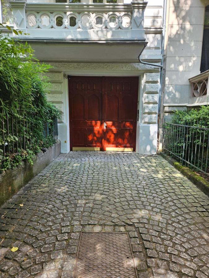 Home away from home stylish central netflix kitchen - B&B Wiesbaden