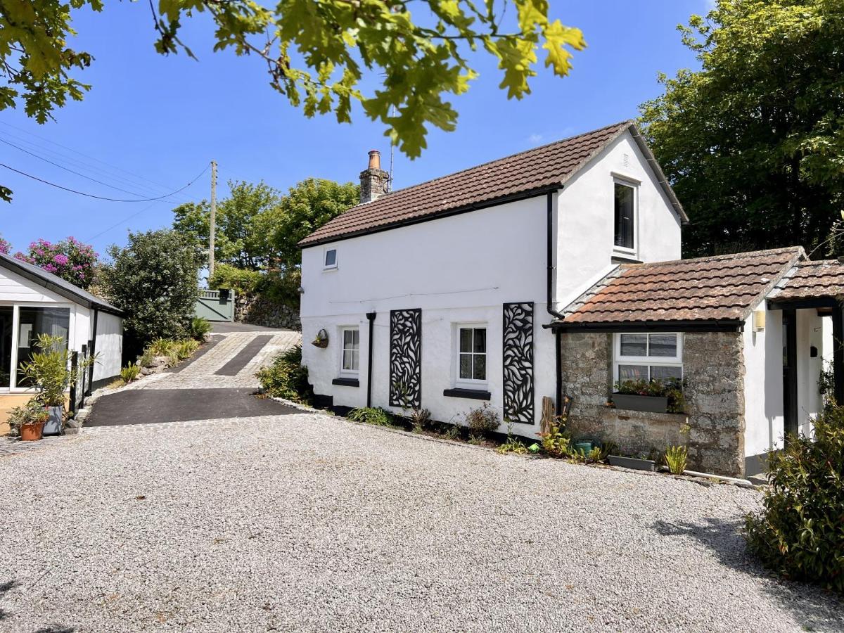 Tresowes Green Cottage - B&B