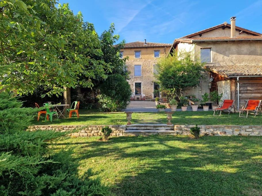 Domaine de famille Aux deux vieux platanes - B&B Saint-Germain-au-Mont-d'Or