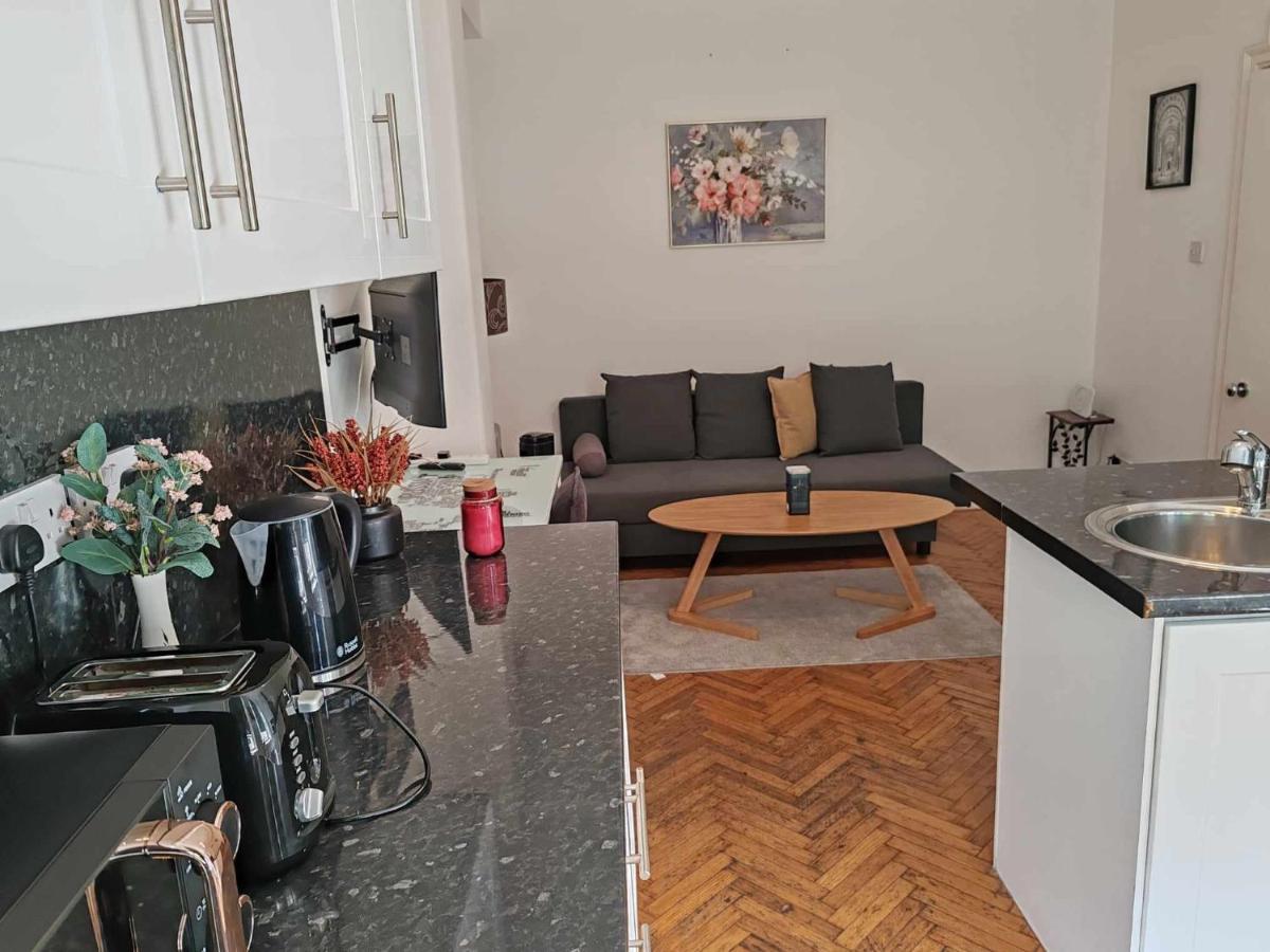 One bedroom apartment by Bayswater, Hyde Park - Chambres d’hôtes Londres