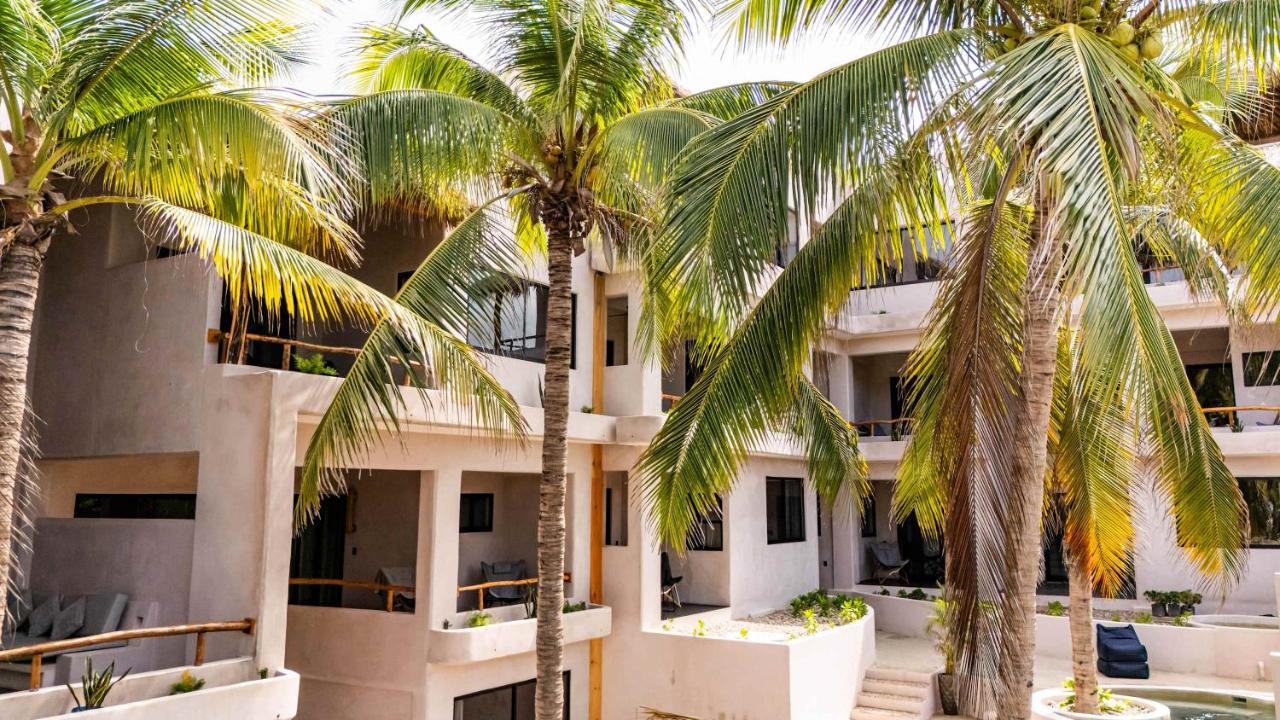 Casa Leah Puerto Escondido - Boutique Coastal Escape in Zicatela - 2 Outdoor Pools - Luxury Living -In Puerto Escondido Beach - Steps to the Beach in Zicatela & La Punta - 11 - B&B Puerto Escondido