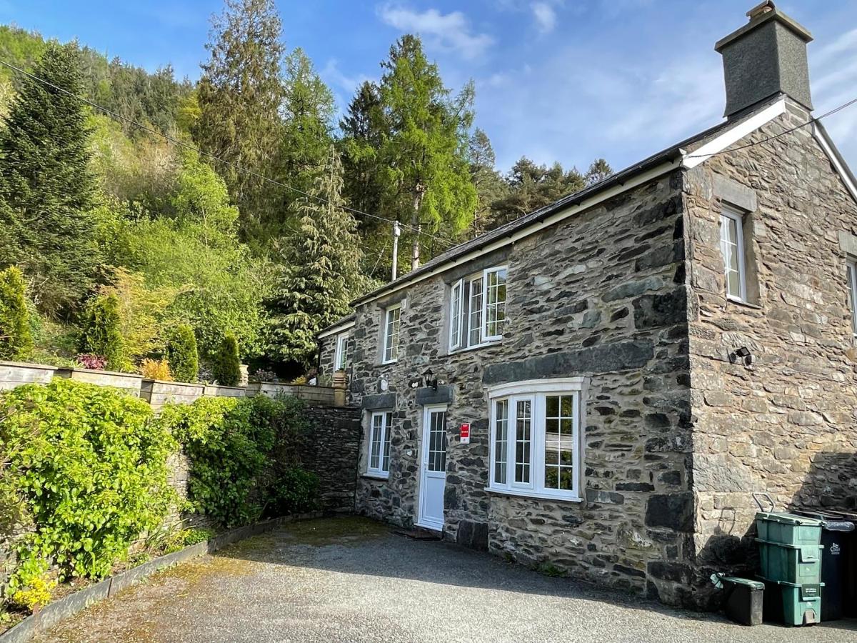 Cosy 2 Bedroom Cottage in Betws y Coed, Snowdonia - B&B