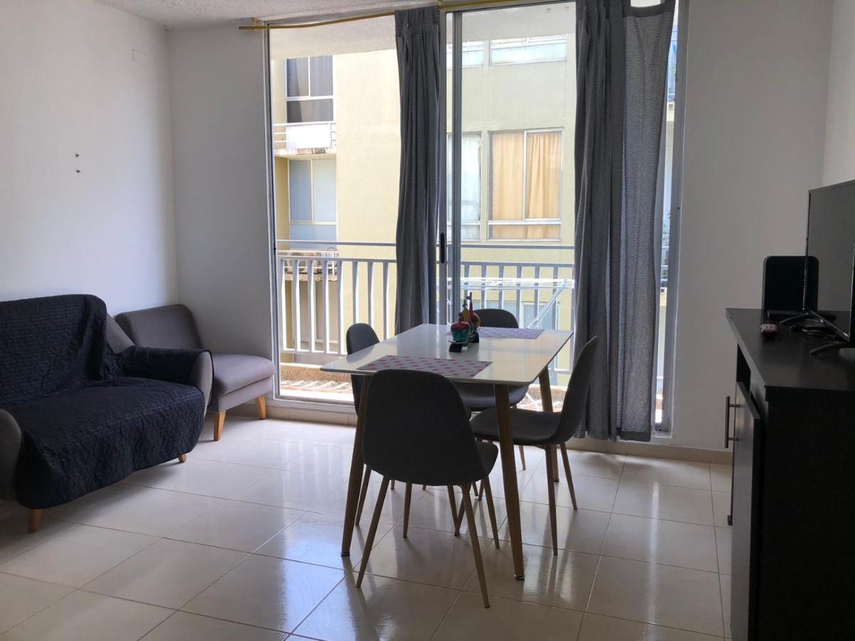 Apto de 3 habitaciones con ventiladores y parqueadero comunal - B&B