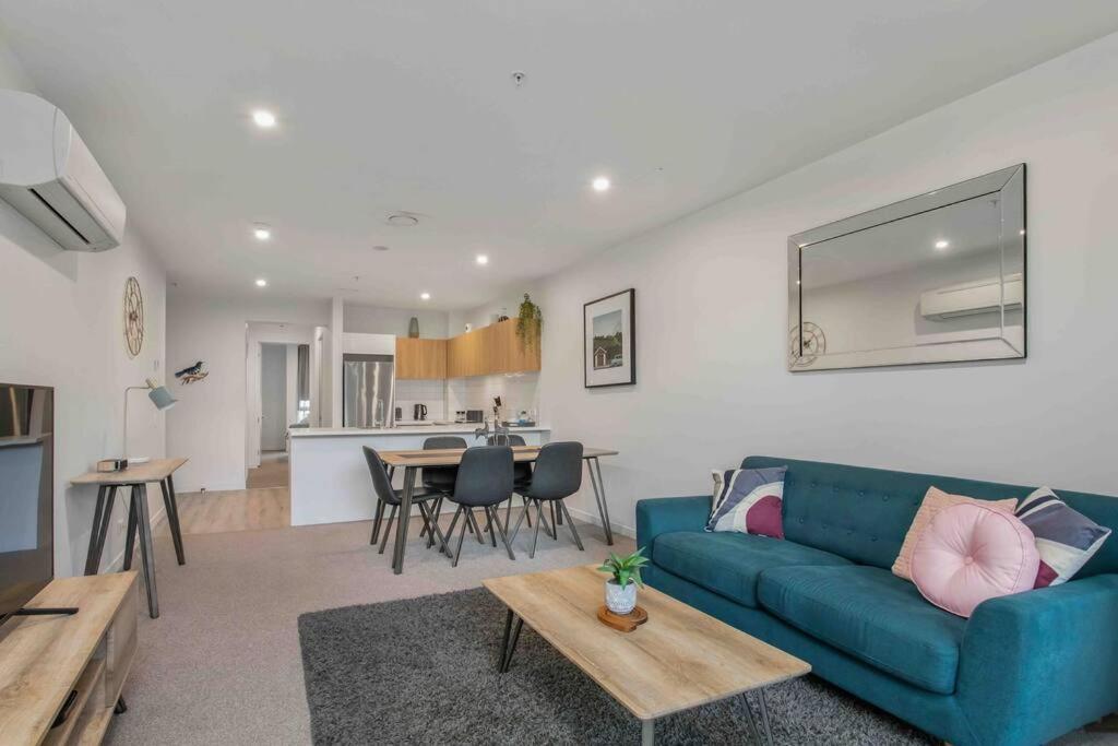 Central Location New Luxury Secure Park 3 Mins CBD - B&B