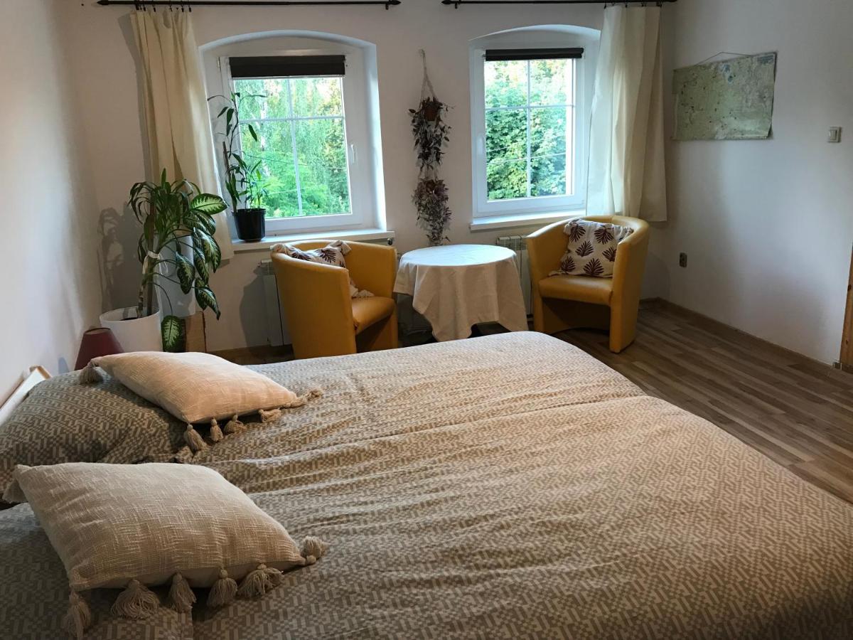 Doppel- oder Zweibettzimmer