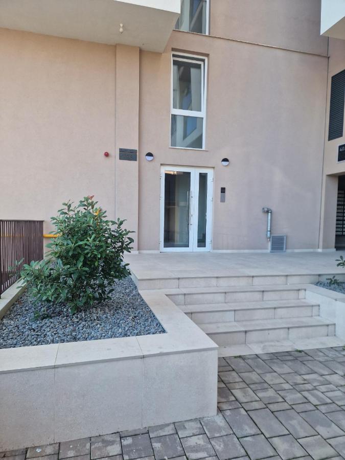 Blue apartment nearby Amethyst & Vivo Mall - B&B Floreşti