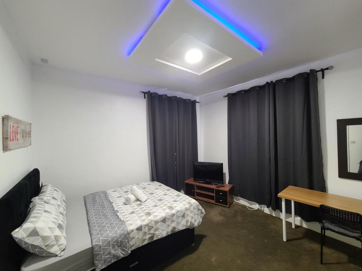 Comfort Near Riverside Stadium - Bed and Breakfast
