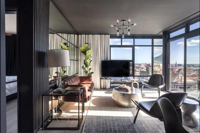 Two-Bedroom Apartment with Balcony and Sea View