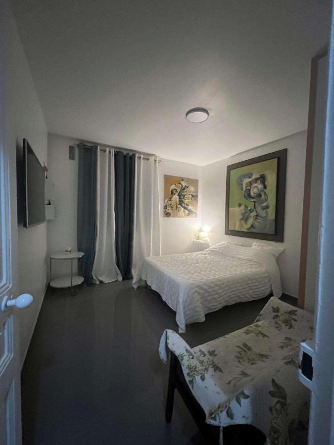 Ensemble d'Appartements à La Courneuve - Bien Desservis et Disponibles Séparément - B&B