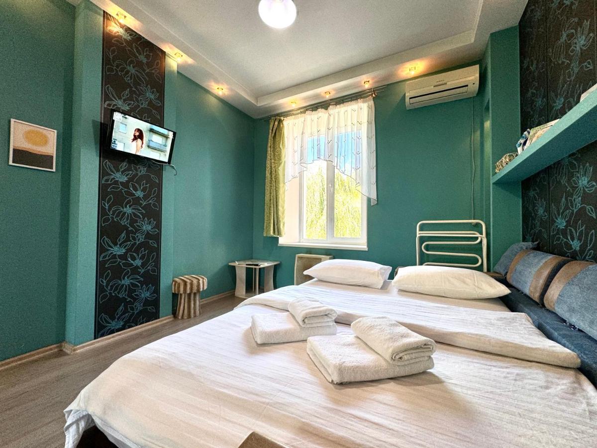 ApartPoltava, Однокімнатні апартаменти з КУТОВОЮ ВАННОЮ, біля Краєзнавчого музею, АРТ кафе Кавун - Chambres d'hôtes Poltava