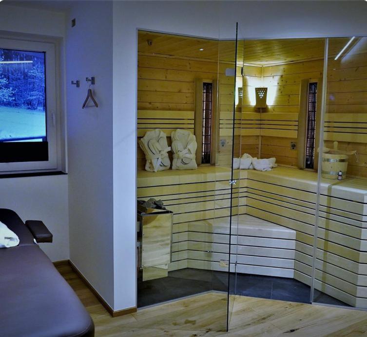 Cozy Forest Wellness Suite - Ferienwohnung