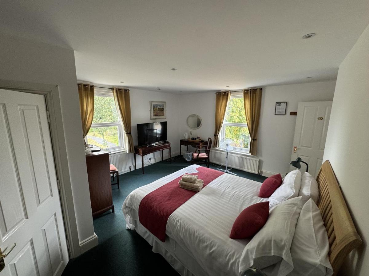 Twin Room with Shower