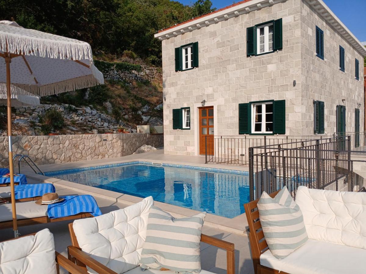 Beautiful new 3-bedroom house, near Cavtat,parking - B&B