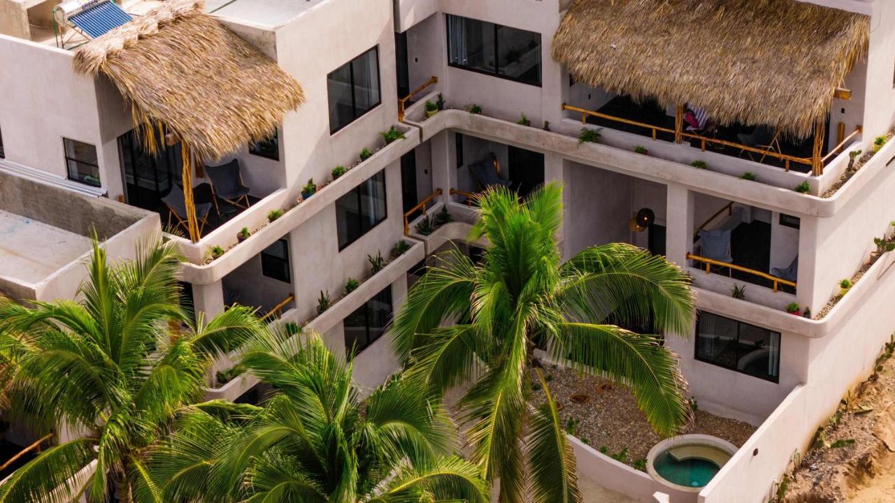 Casa Leah Puerto Escondido - Exclusive Zicatela Beach Oasis Boutique Apartment with 2 outdoor Pools - Steps to the Beach - AC in Bedroom - 7 - Chambres d’hôtes