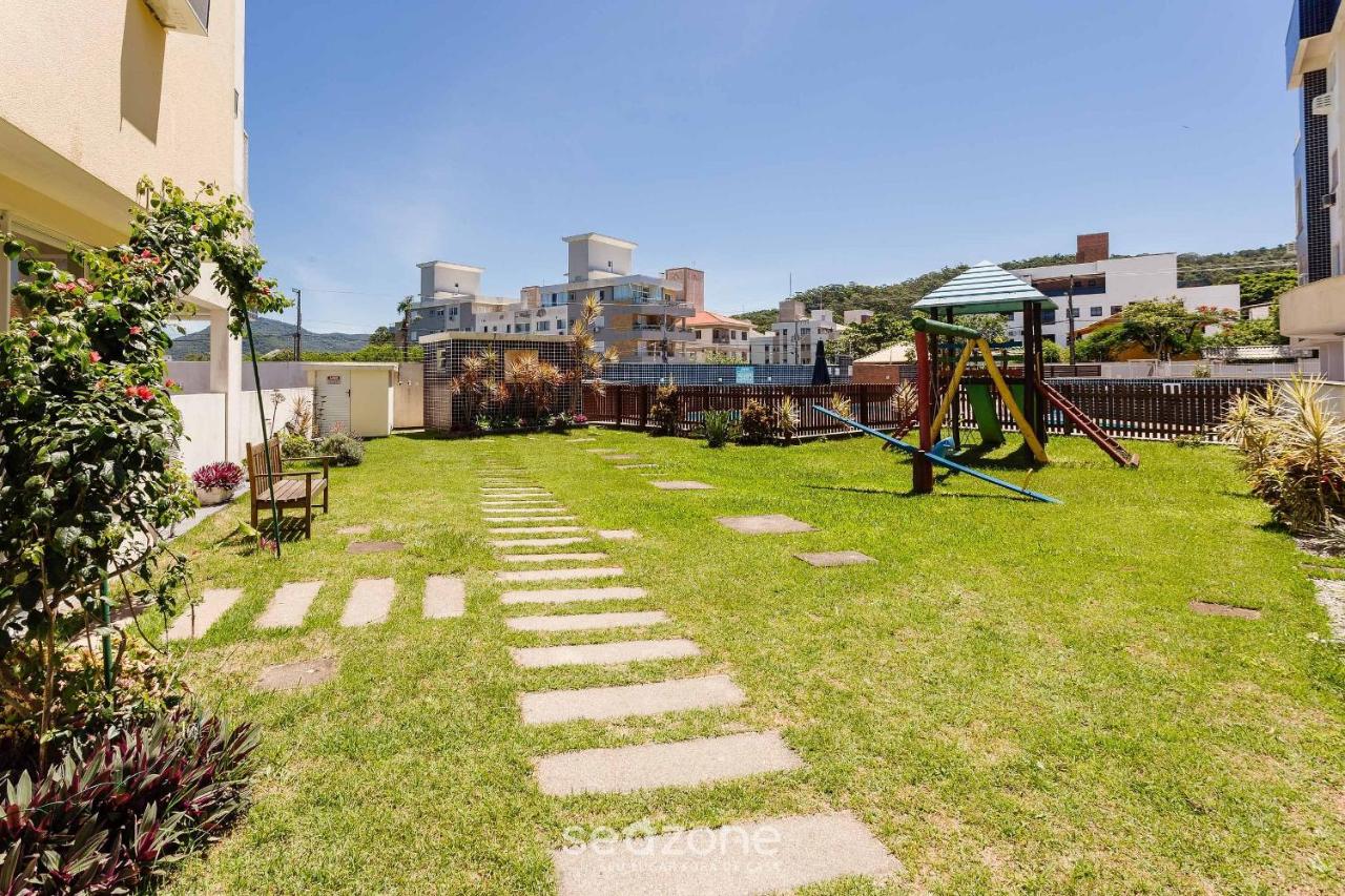 Apto em cond. com piscina a 700m da praia CMC101 - B&B