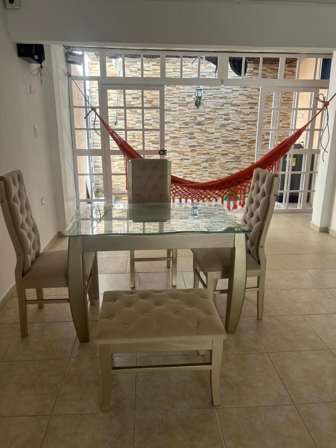 Casa frente al centro comercial - Ferienwohnung Montería