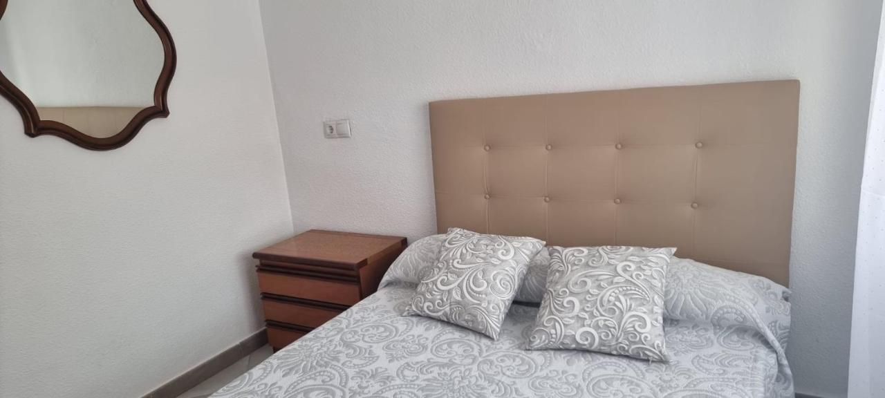 Habitación Matrimonio cerca a la Playa de Poniente - B&B Benidorm