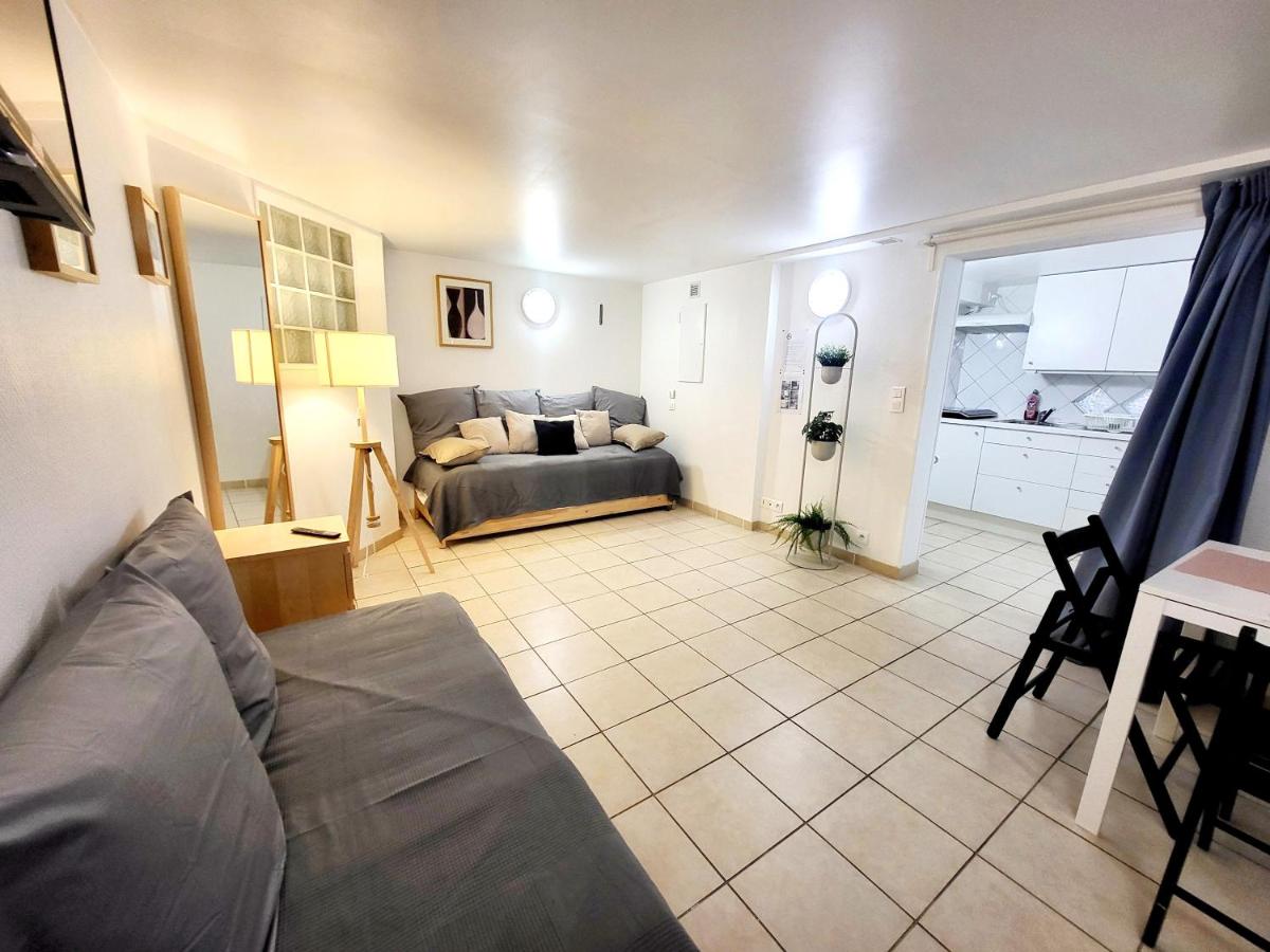 J1 St-Quentin-en -Yvelines Studio en Rez de jardin avec parking - Chambres d'hôtes Trappes