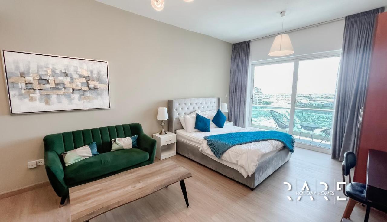 Rare Holiday Homes - Lake View - Near Me'aisem City Centre - The Crescent Tower A - Dubai Production City - R910 - B&B Dubai